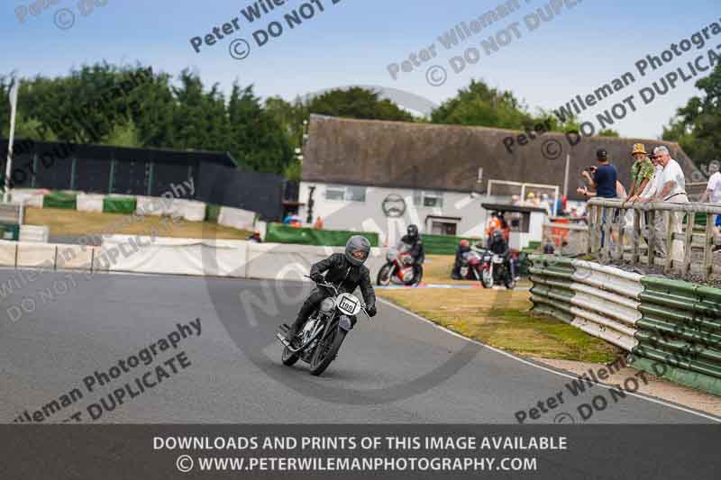 Vintage motorcycle club;eventdigitalimages;mallory park;mallory park trackday photographs;no limits trackdays;peter wileman photography;trackday digital images;trackday photos;vmcc festival 1000 bikes photographs